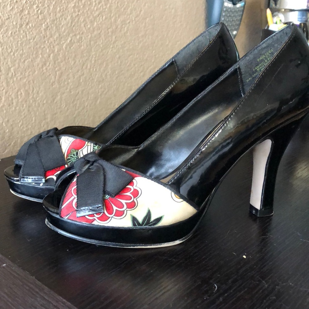 Madden girl floral peep toe heels size 8